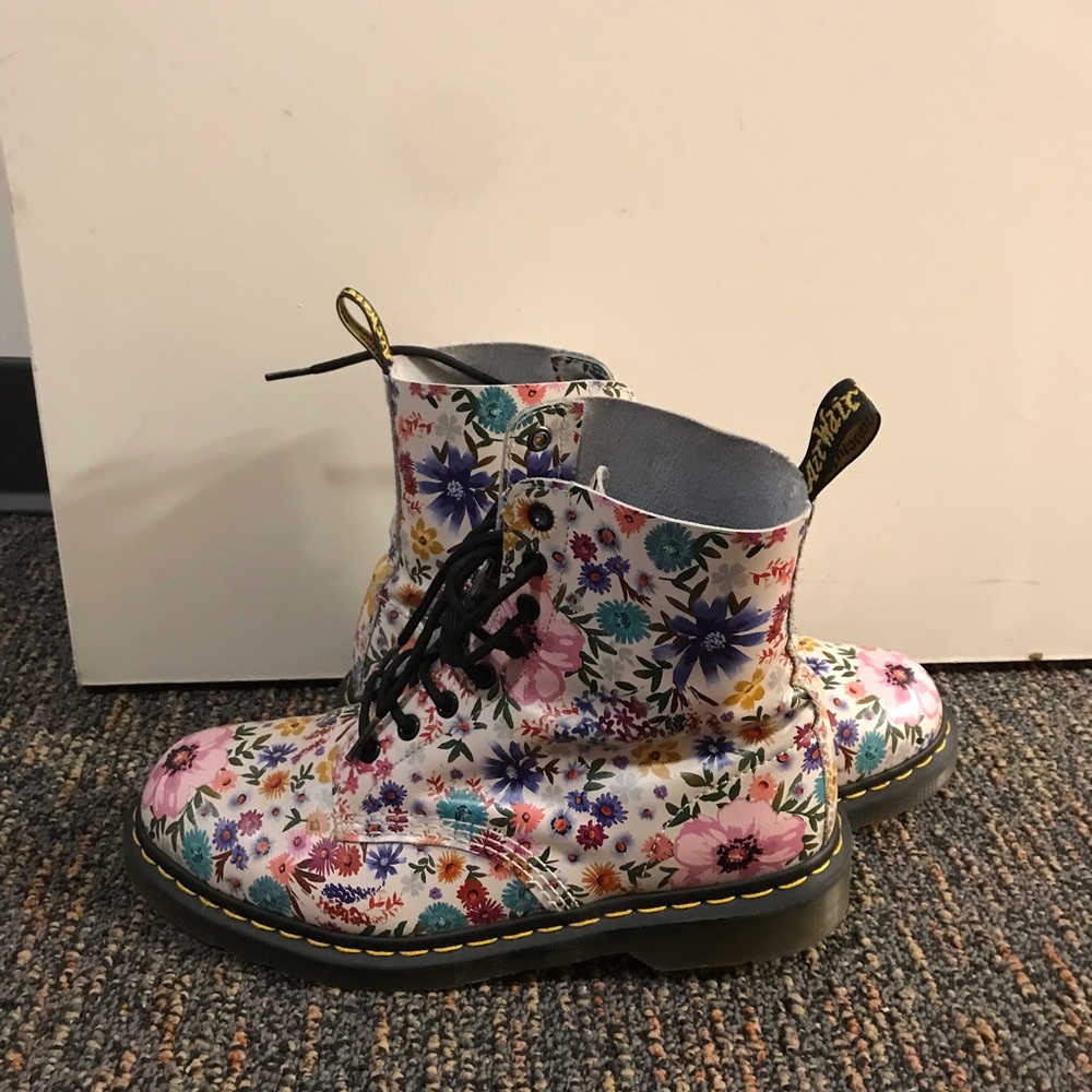 Doc Martens Rare floral combat boots Dr Martens